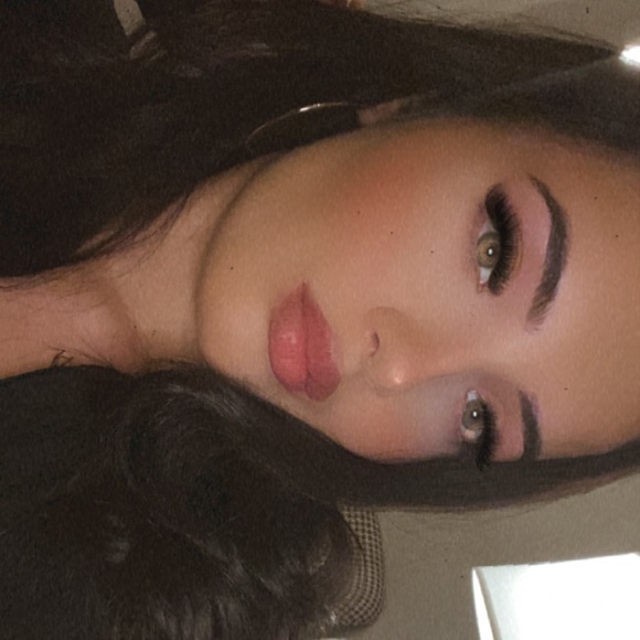 Meet your Posher, Jessica - Picture 1 of 1